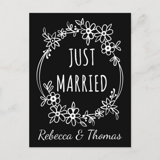 Personalisiert Just Married Black Wedding Floral Ankündigungspostkarte (Vorderseite)