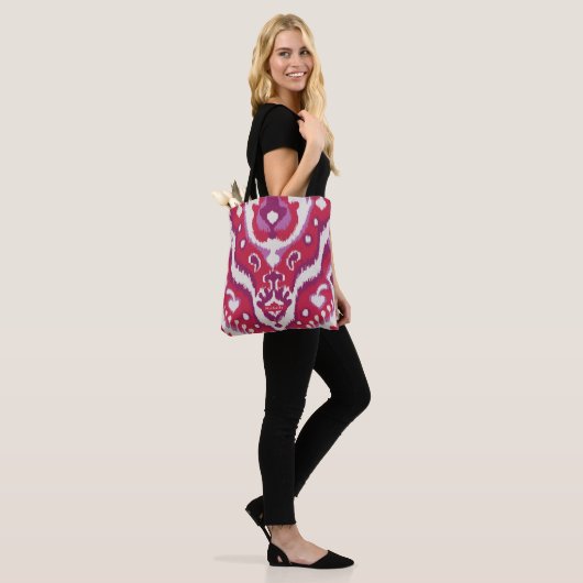 Personalisiert lila Ikat Pattern Bridesmaid Tasche (Am Model)