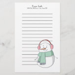 Personalisiert Lined Christmas Snowman Briefpapier<br><div class="desc">Personalisierte weiße Weihnachtsgeschirr mit Platz für Ihren Namen / Firmennamen und Ihre Adresse. Ein Bild eines glücklichen Schneemanns mit rosa Ohrmuffen und einem grünen Schal ist unten rechts. Text,  Schriftart,  Schriftart,  Farbe und Platzierung sind vollständig anpassbar,  also machen Sie es zu Ihrem eigenen.</div>