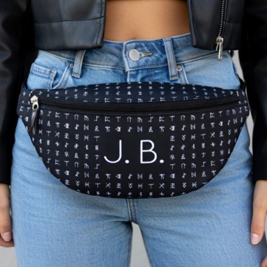 Personalisiert mit Monogramm und Runensymbolen Bauchtasche