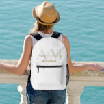 Personalisiert mit Name White Gold Modernes Monogr Bedruckter Rucksack<br><div class="desc">Der Personalisierte mit Name White Gold Moderne Monogram Bedruckte Rucksack, ein schicke und vielseitiges Zubehör, das sich perfekt für verschiedene Anlässe eignet. Egal ob Sie Hochzeitstaschen, Brautparty-Geschenktaschen oder individuelle Rucksäcke für einen Junggeselinnen-Abschied suchen, dieser Rucksack ist bedeckt. Dieser mit Monogramm Rucksack wurde für Erwachsene konzipiert und bietet eine saubere, moderne...</div>