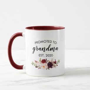 Personalisiert nach Oma Floral Burgund befördert Tasse