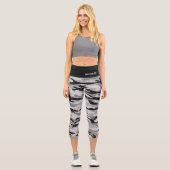 Personalisiert Name Black Camouflage Pattern Capri Leggings (Vorderseite)