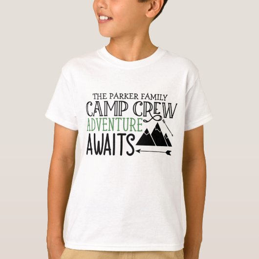Personalisiert NAME Camping Erlebnis T-Shirt (Vorderseite)