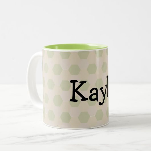 Personalisiert Name Grüner Hexagon Hintergrund Zweifarbige Tasse (Vorderseite Links)