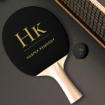 Personalisiert Name Monogram Black Tischtennis Schläger<br><div class="desc">Monogram Black Gold Pong Pong mit personalisiertem Namen</div>