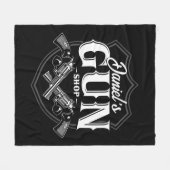 Personalisiert NAME Old Revolvers Gun Shop Feuerwa Fleecedecke (Vorderseite (Horizontal))