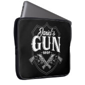 Personalisiert NAME Old Revolvers Gun Shop Feuerwa Laptopschutzhülle (Vorne Rechts)