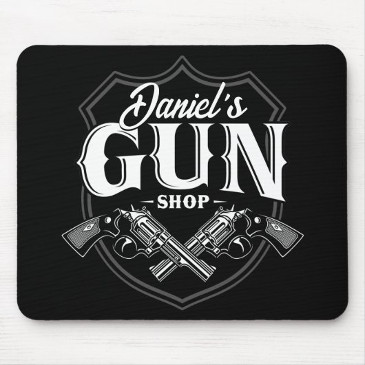 Personalisiert NAME Old Revolvers Gun Shop Feuerwa Mousepad (Vorne)