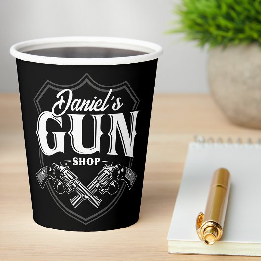 Personalisiert NAME Old Revolvers Gun Shop Feuerwa Pappbecher
