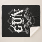 Personalisiert NAME Old Revolvers Gun Shop Feuerwa Sherpadecke (Vorderseite (Horizontal))