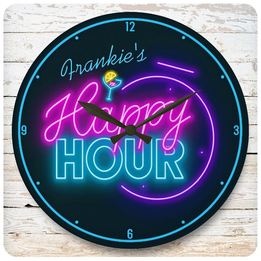 Personalisiert NAME Retro Imitate Neon Happy Hour Runde Wanduhr
