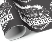 Personalisiert NAME Trucking Big Rig Semi Trucker Geschenkpapier (Rolleneckpunkt)
