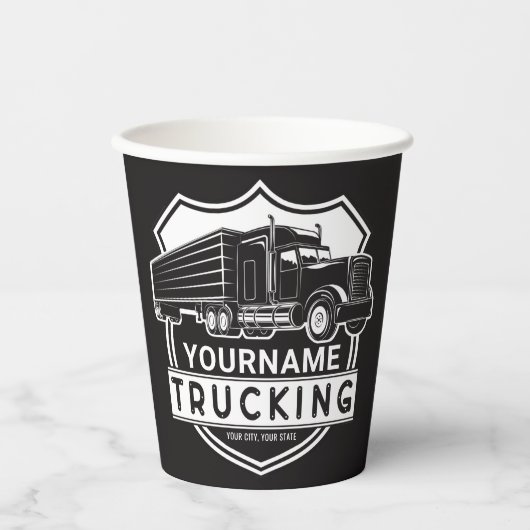 Personalisiert NAME Trucking Big Rig Semi Trucker Pappbecher (Vorderseite)