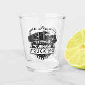 Personalisiert NAME Trucking Big Rig Semi Trucker Schnapsglas (Vorderseite)
