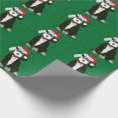 Personalisiert Naughty Bernedoodle Green Xmas Geschenkpapier (Ecke)