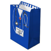 Personalisiert Nurse Abschluss Mittlere Geschenkta Mittlere Geschenktüte (Rückseite Schrägansicht)
