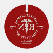 Personalisiert Nurse RN Abschluss Rote Medizin Ornament Aus Glas (Rückseite)