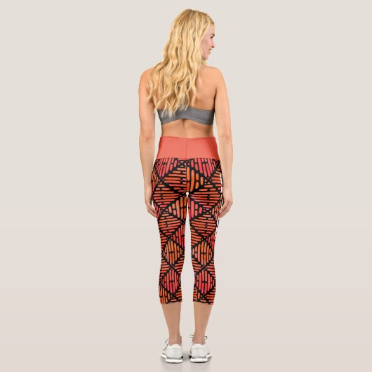 Personalisiert Orange und Schwarz Geometrisch Capri Leggings (Rückseite)