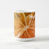 Personalisiert orange Vintager Look Butterfly Kaffeetasse (Mittel)