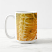 Personalisiert orange Vintager Look Butterfly Kaffeetasse (Links)