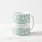 Personalisiert Pastel Green Mint White Boho Floral Kaffeetasse (VorderseiteRechts)