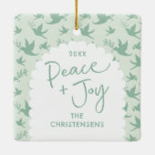 Personalisiert Pastel Green Peace + Joy Keramikornament (Rückseite)