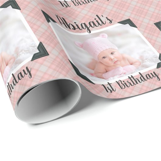 Personalisiert Pink Kariert Baby Birthday Foto Geschenkpapier (Rolleneckpunkt)