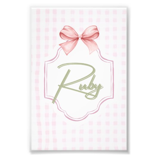 Personalisiert Ruby Baby Girl Kinderzimmer Bow&Gin Fotodruck (Vorne)