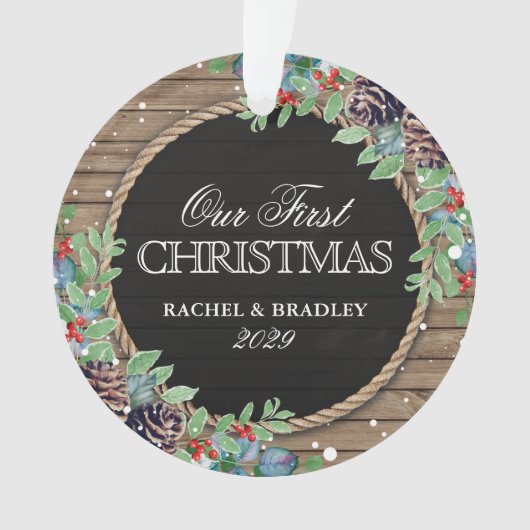 Personalisiert Rustikal Unser erster Weihnachtsfes Ornament (Vorderseite)