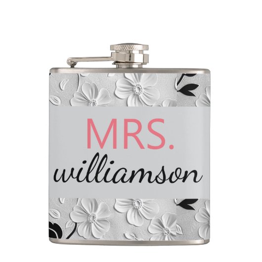 Personalisiert Schwarz-Weiß Florals MRS. Flachmann (Vorderseite)