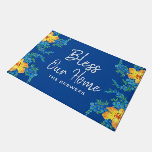 Personalisiert segne unsere Zuhause Doormat Fußmatte (Schrägansicht)