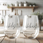 Personalisiert seine und ihre weinglas ohne stiel<br><div class="desc">Toast zu Liebe und Lachen mit unserer zauberhaften Seine und Seine Weingläser, akribisch gefertigt, um Ihren romantischen Abenden eine Touch der Eleganz zu verleihen. Aus hochwertigem Glas gefertigt, ist jedes Glas mit "Seine" und "Ihn" in einem wunderschönen Script-Schriftart geätzt und schafft so eine personalisierte Touch, die Ihre einzigartige Bindung feiert....</div>