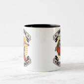 Personalisiert Skateboard Nose Grab Skeleton Skate Zweifarbige Tasse (Mittel)