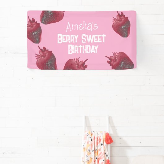 Personalisiert Strawberry Birthday Banner (InSitu)