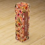 Personalisiert Terracotta Wasserfarben Blume Weinbox<br><div class="desc">Eine Collage von eleganten Aquarellfarben Herbst-Blume und Herbstgrün Akzent diese Weingeschenkboxen sind personalisiert mit Ihren Namen auf einer Terrakotta-Band. Ideal für Hochzeiten,  Brautpartys,  Geburtstage oder für sich selbst. PASSENDE Artikel in unserem Geschäft.</div>