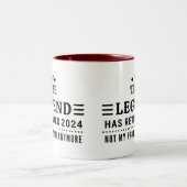 Personalisiert The Legend hat die Vergnügungsruhe Zweifarbige Tasse (Mittel)