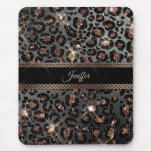 Personalisiert Trendy Leopard Black Gold Glitzer Mousepad<br><div class="desc">Personalisiert Trendy Leopard Black Gold Glitzer Leopard Glitzer cheetah Gold,  Trend Leder Luxus-Metall,  Katzenmode Muster Bronze,  Haut golden Mädchen modern,  Flecken mädchenhaften Schmuck,  Jaguar Tierschmuck africa,  metallische funkelnd Pelztrendy,  Glamour hellschwarz,  Safari personalisiert blush,  cheetah Leopard Glitzer Gold, </div>