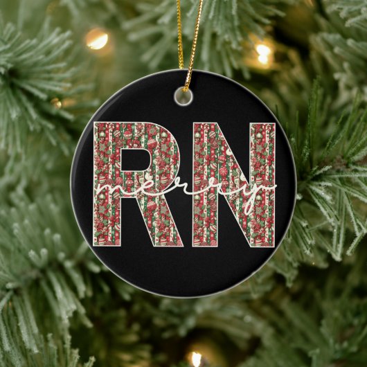 Personalisiert trendy Merry RN Nurse Weihnachten Keramik Ornament (Baum)