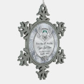 Personalisiert unser erstes Weihnachtsgeschenk Schneeflocken Zinn-Ornament (Links)