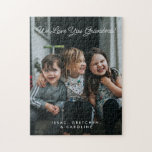 Personalisiert We Liebe You Oma Foto Script Puzzle<br><div class="desc">Gib Oma ein Geschenk, das sie mit diesem Puzzle schmeckt. Personalisieren Sie es mit einem Bild ihrer geliebten Enkel und fügen Sie eine "Wir Liebe Sie, Oma" Nachricht in ein lustiges Skript. Es ist eine sinnvolle Art, ihr zu zeigen, wie viel sie der Familie bedeutet. Dieses Rätsel verwandelt besondere Erinnerungen...</div>