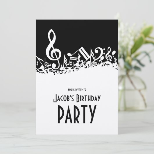 Personalisiert White Jumbled Musical Notes on Blac Einladung (Stehend Vorderseite)