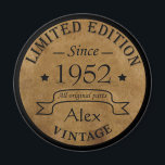 Personalisierte 70 Vintage Geburtstagsparty Magnet<br><div class="desc">Machen Sie Ihren Geburtstag mit diesem einzigartigen Design zu einem besonderen Erlebnis. Fügen Sie Ihrer Geburtstagsfeier eine Touch eleganter Eleganz hinzu mit unseren exquisiten, einzigartigen Designs. Diese Grafiken verleihen jedem Produkt Raffinesse und Originalität und schaffen so ein unvergessliches und stilvolles Geschenk. Sie sind perfekt für diejenigen, die eine Touch zeitlosen...</div>