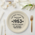 Personalisierte 70 Vintage Geburtstagsparty Pappteller<br><div class="desc">Machen Sie Ihren Geburtstag mit diesem einzigartigen Design zu einem besonderen Erlebnis. Fügen Sie Ihrer Geburtstagsfeier eine Touch eleganter Eleganz hinzu mit unseren exquisiten, einzigartigen Designs. Diese Grafiken verleihen jedem Produkt Raffinesse und Originalität und schaffen so ein unvergessliches und stilvolles Geschenk. Sie sind perfekt für diejenigen, die eine Touch zeitlosen...</div>