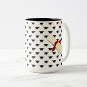 Personalisierte Abschluss-Umarmung Zweifarbige Tasse (VorderseiteRechts)