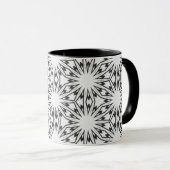 Personalisierte Abstrakte Geometrie in Schwarz und Tasse (VorderseiteRechts)