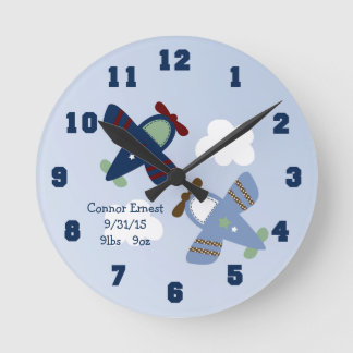 Personalisierte Adable-Flugzeuge Kinderzimmer-Uhr Runde Wanduhr