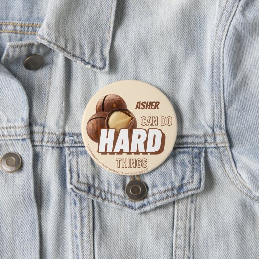 Personalisierte Affirmation Brown tut harte Dinge Button (Beispiel)