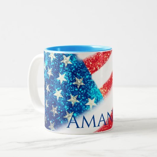 Personalisierte amerikanische Flagge am 4. Juli Zweifarbige Tasse (Vorderseite Links)