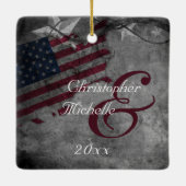 Personalisierte amerikanische Flagge Unser 1. Weih Keramikornament (Rückseite)